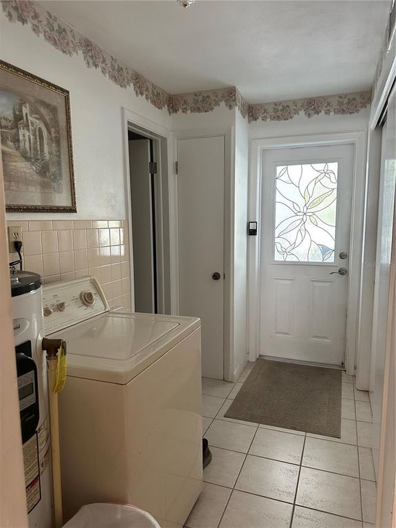 Image 14 of property listing at Address unavailable.