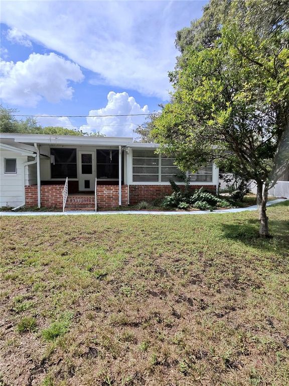 Image 18 of property listing at Address unavailable.