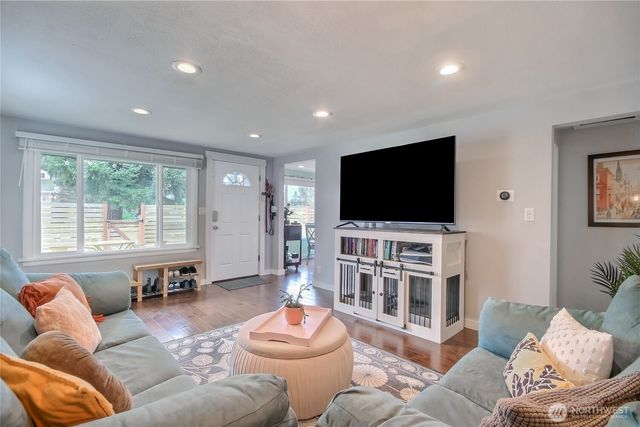 10644 2nd Place SW, Seattle, WA 98146