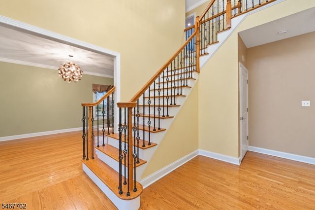 1 Efstis Ct, West Orange Twp., NJ 07052