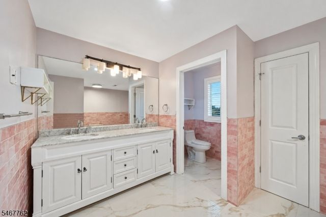 1 Efstis Ct, West Orange Twp., NJ 07052