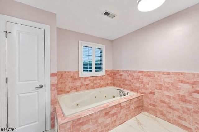 1 Efstis Ct, West Orange Twp., NJ 07052