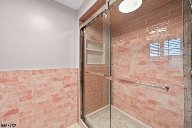 1 Efstis Ct, West Orange Twp., NJ 07052