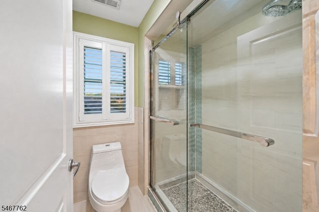 1 Efstis Ct, West Orange Twp., NJ 07052