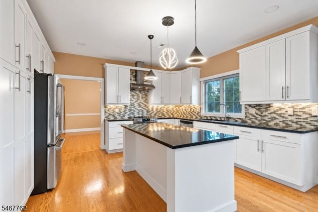 1 Efstis Ct, West Orange Twp., NJ 07052