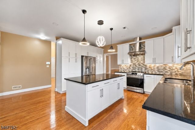 1 Efstis Ct, West Orange Twp., NJ 07052