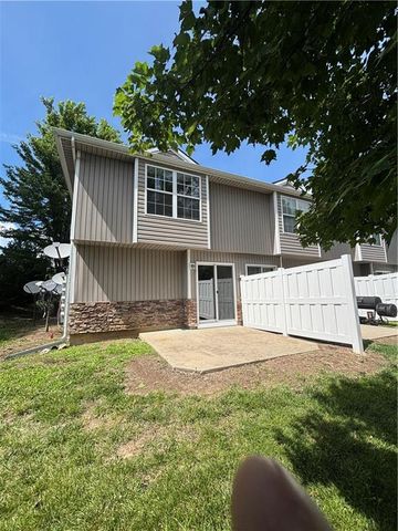 21154 Millridge Street, Spring Hill, KS 66083