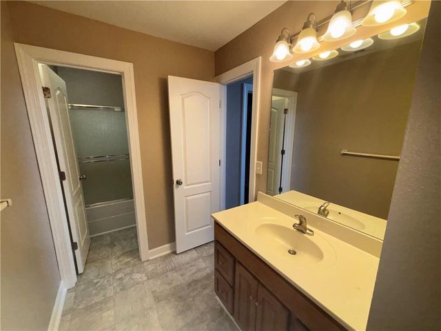 21154 Millridge Street, Spring Hill, KS 66083