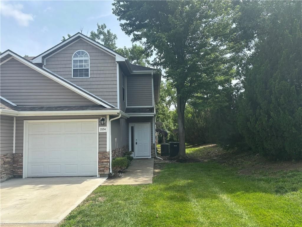 21154 Millridge Street, Spring Hill, KS 66083
