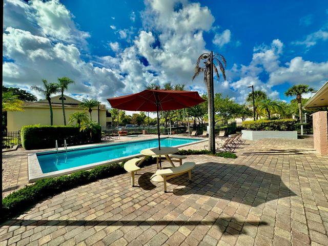 640 Cypress Club Way G, Deerfield Beach, FL 33064