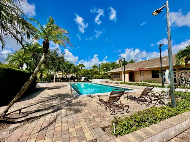 640 Cypress Club Way G, Deerfield Beach, FL 33064