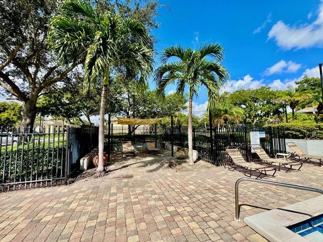 640 Cypress Club Way G, Deerfield Beach, FL 33064