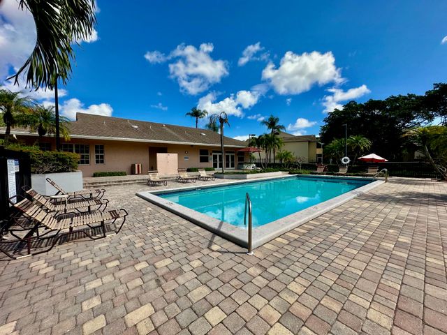 640 Cypress Club Way G, Deerfield Beach, FL 33064