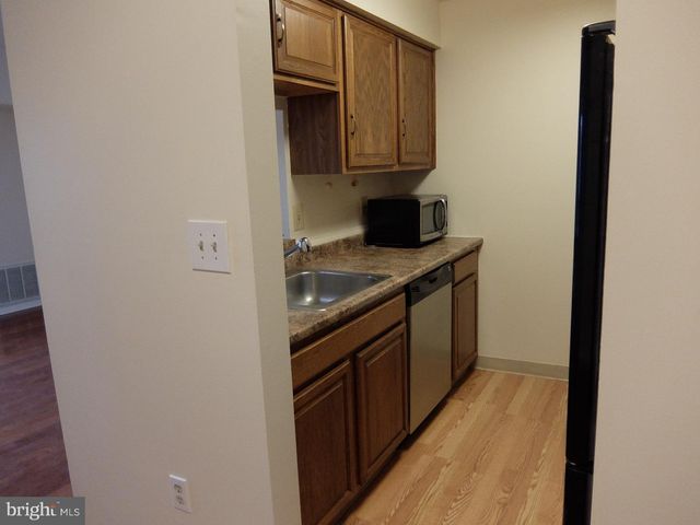 4906 RAVENS CREST DR, Plainsboro, NJ 08536