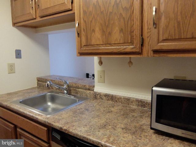 4906 RAVENS CREST DR, Plainsboro, NJ 08536