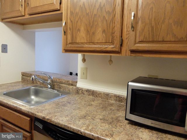 4906 RAVENS CREST DR, Plainsboro, NJ 08536