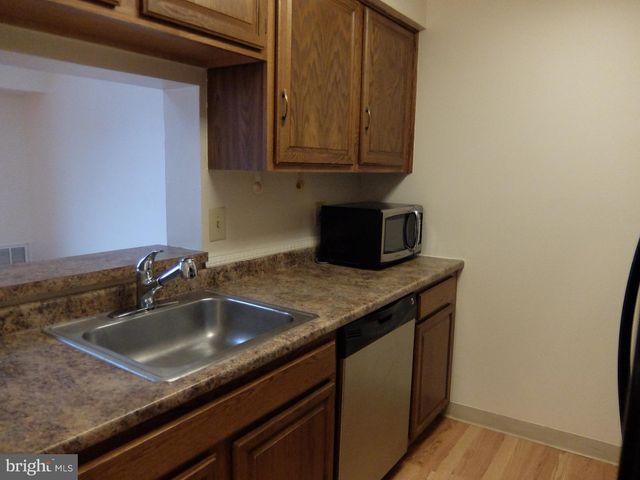 4906 RAVENS CREST DR, Plainsboro, NJ 08536