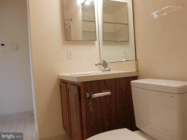 4906 RAVENS CREST DR, Plainsboro, NJ 08536