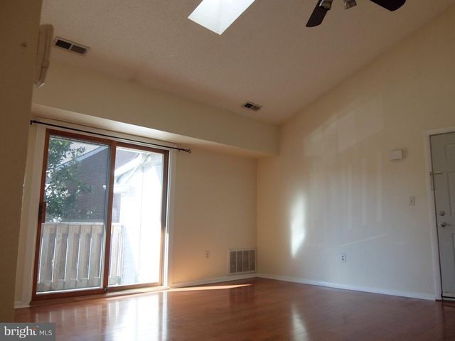 4906 RAVENS CREST DR, Plainsboro, NJ 08536
