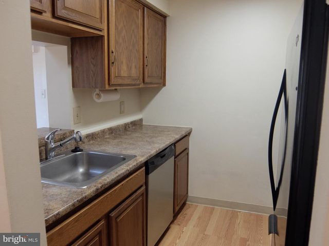 4906 RAVENS CREST DR, Plainsboro, NJ 08536