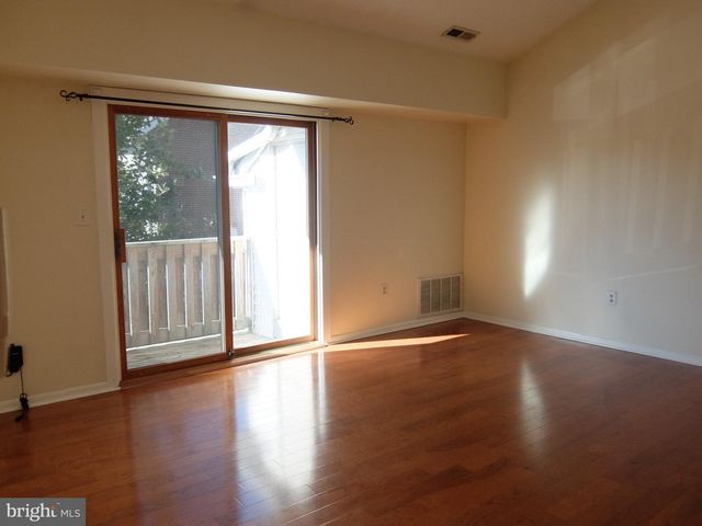 4906 RAVENS CREST DR, Plainsboro, NJ 08536