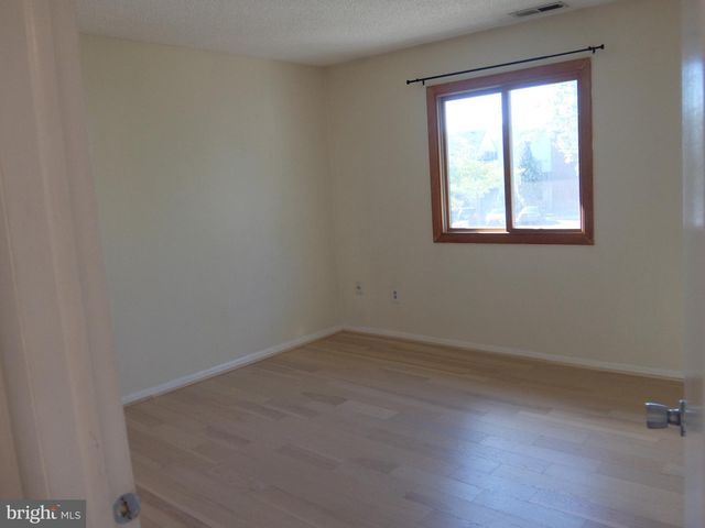 4906 RAVENS CREST DR, Plainsboro, NJ 08536