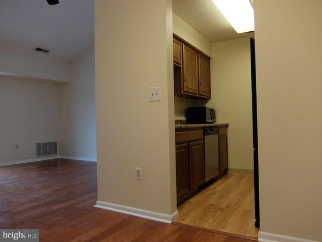 4906 RAVENS CREST DR, Plainsboro, NJ 08536