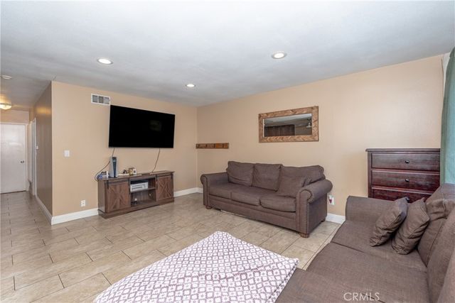 1143 S Clifpark, Anaheim, CA 92805