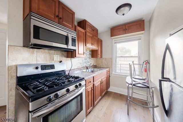 226 N 9th St 3, Newark City, NJ 07107