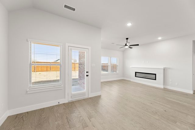 2352 Bell Way, Forney, TX 75126