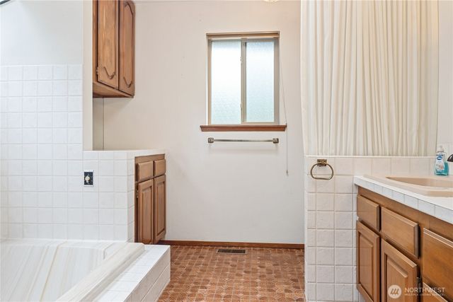 281 E Saint Andrews Drive, Shelton, WA 98584