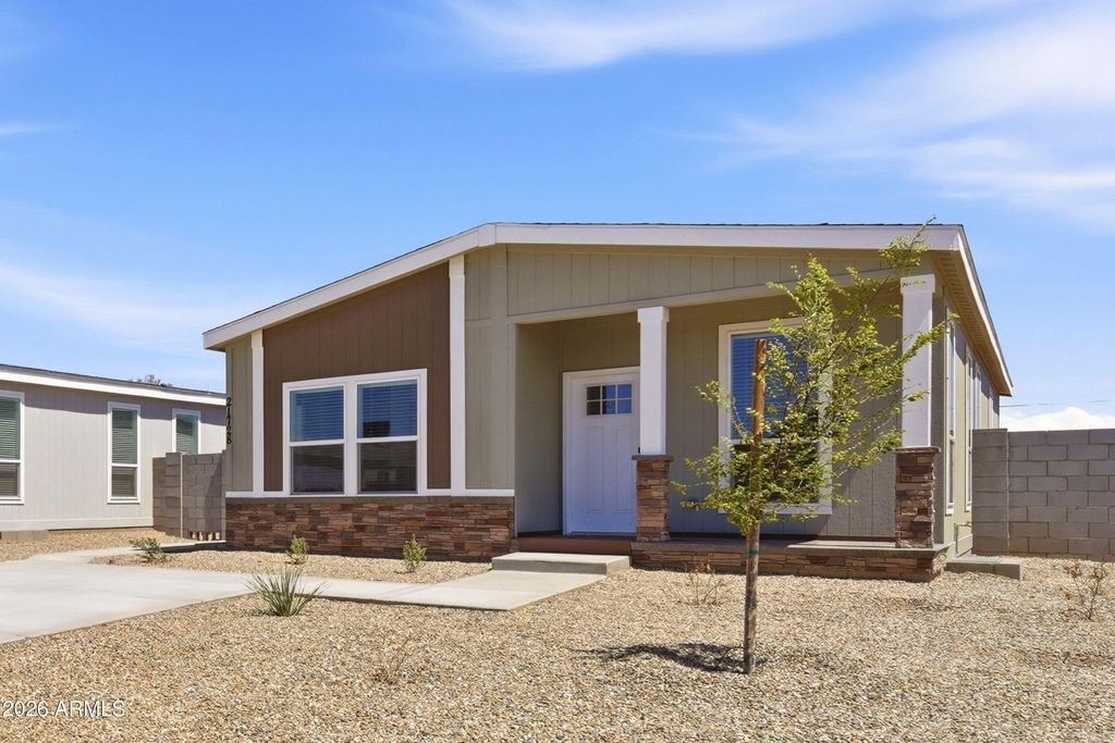 21728 W ROOSEVELT Avenue, Wittmann, AZ 85361 — photo 2