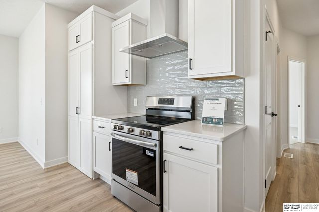 18055 Sycamore Drive, Gretna, NE 68028