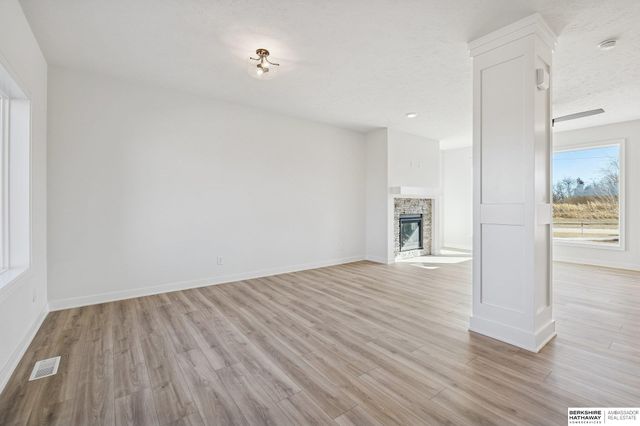 18055 Sycamore Drive, Gretna, NE 68028