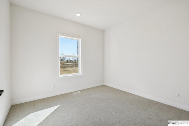 18055 Sycamore Drive, Gretna, NE 68028