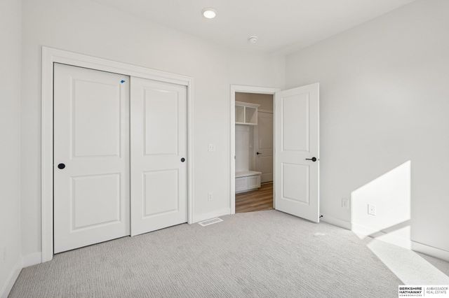 18055 Sycamore Drive, Gretna, NE 68028