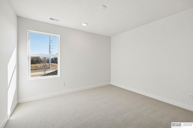 18055 Sycamore Drive, Gretna, NE 68028