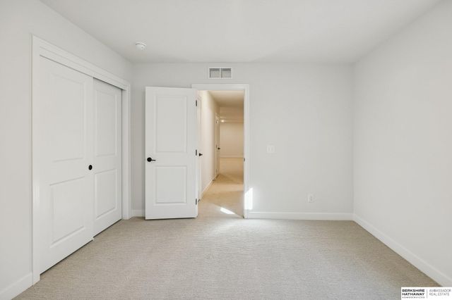 18055 Sycamore Drive, Gretna, NE 68028