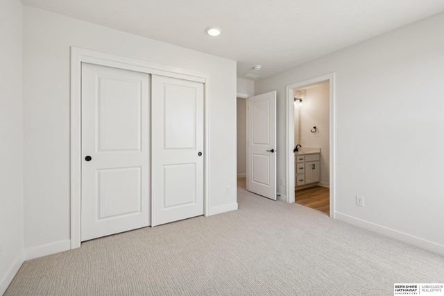 18055 Sycamore Drive, Gretna, NE 68028