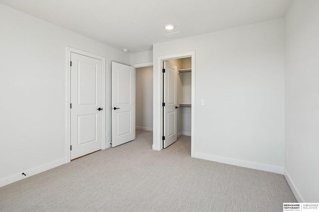 18055 Sycamore Drive, Gretna, NE 68028