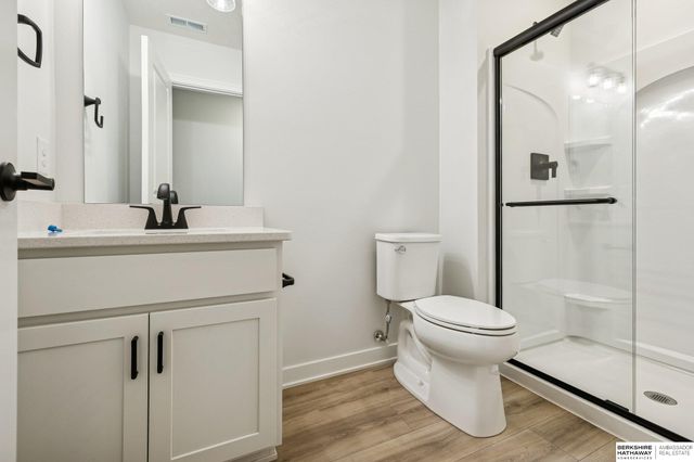 18055 Sycamore Drive, Gretna, NE 68028