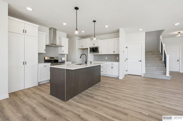 18055 Sycamore Drive, Gretna, NE 68028