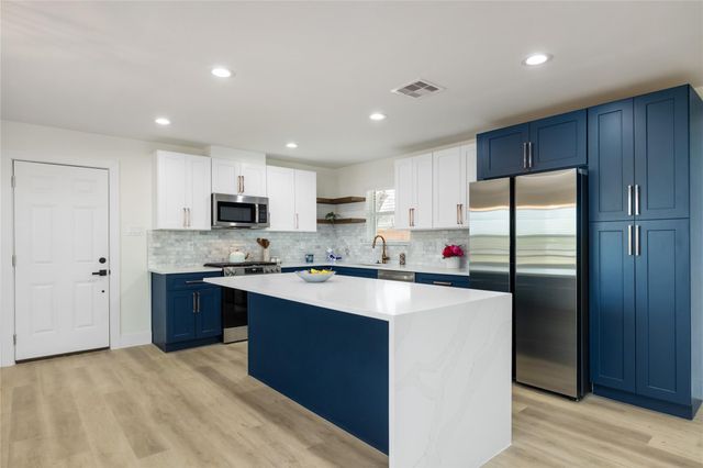 1003 Claxton Street, Houston, TX 77087