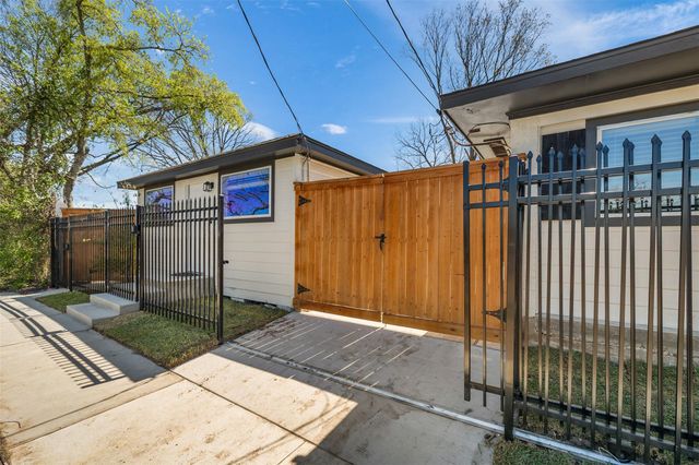 1003 Claxton Street, Houston, TX 77087