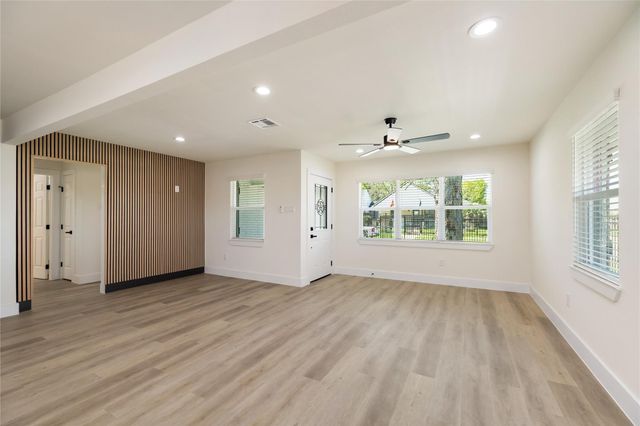 1003 Claxton Street, Houston, TX 77087