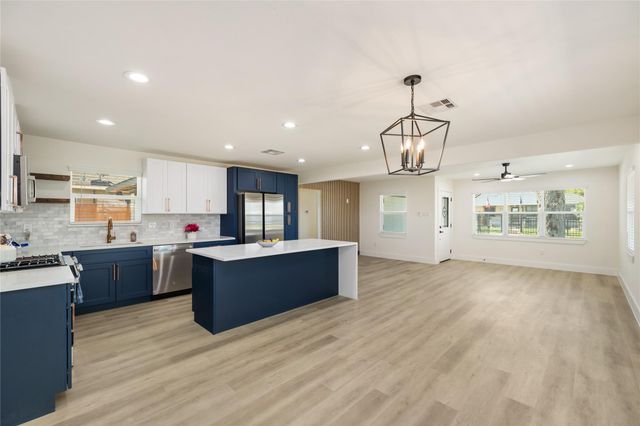 1003 Claxton Street, Houston, TX 77087