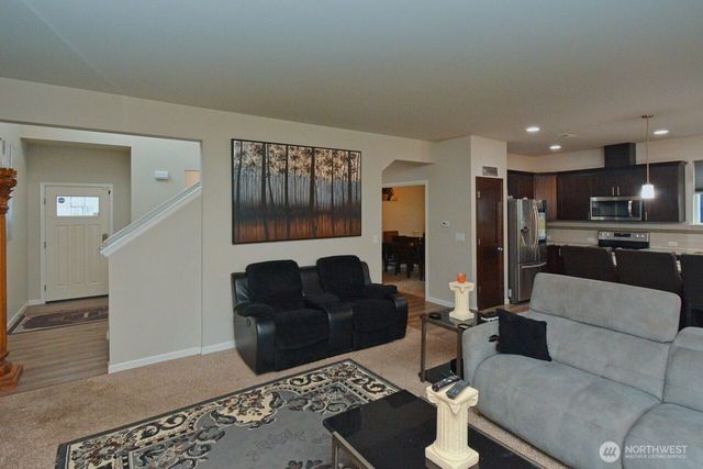 9976 Charles Street, Yelm, WA 98597