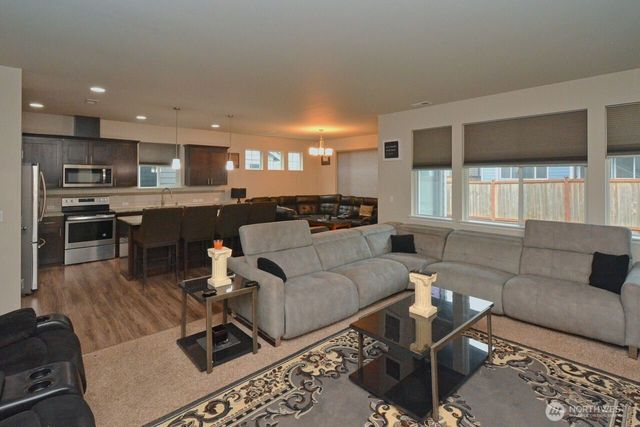 9976 Charles Street, Yelm, WA 98597