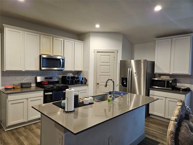 7831 Murciana Drive, Rosharon, TX 77583