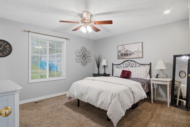 14922 E Belle Terre Ave, Veradale, WA 99037